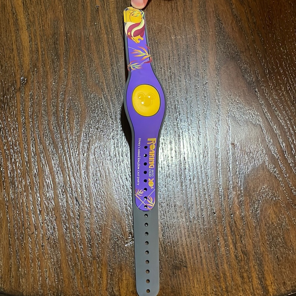 NEW Disney Animal Kingdom Cast Exclusive Magic Band!
